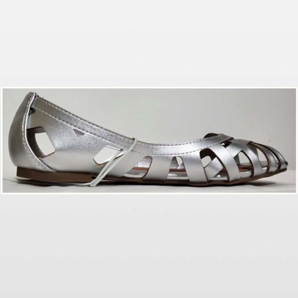 New Massini Flats Shoes Womens Strappy Silver Metallic Comfortable Slides NWT - Picture 4 of 15
